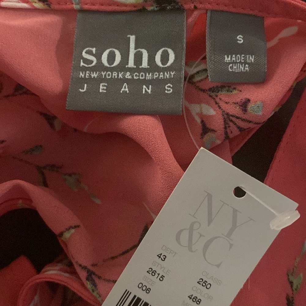 Soho NY & Company blouse Size S Floral Pink. 1st pic is front 3rd pic is back - Picture 7 of 7